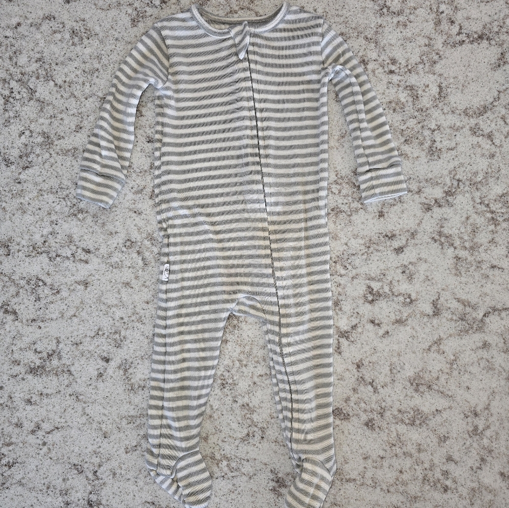 Woolino Footie Sleeper, Merino Wool Baby Pajamas, 6-9 Months